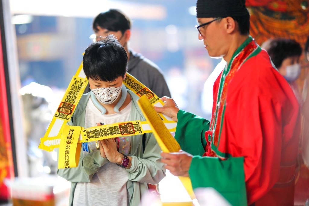 「2024竹塹中元城隍祭」的「脫枷消業植福法會」，吸引超過3000名來自全臺的信眾參加。（取材自新竹都城隍廟FB）