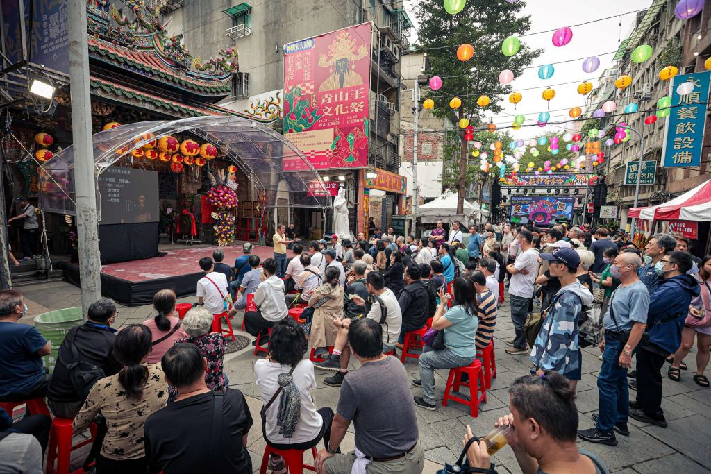 艋舺青山王祭結合多項活動，更有「廟口開講文化講堂」，讓民眾了解傳統祭典的文化意義。（取材自艋舺青山宮靈安尊王FB）